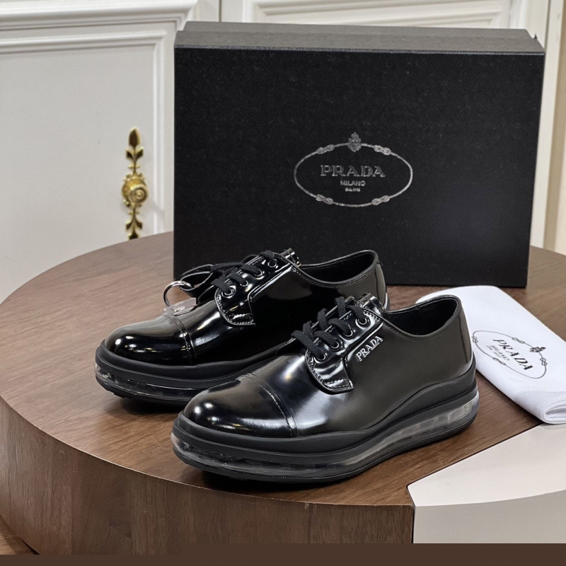 Pra*a leather shoes